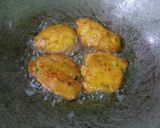 Foto langkah ke 3 dari resep Perkedel Jagung Minang 🌽.