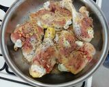 Foto del paso 1 de la receta: Pollo en su jugo con verduras 🍗🥦🥕🥔