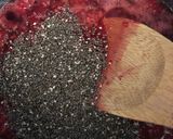 A picture of step 2 of Raspberry chia not-jam - vegan.