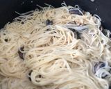Foto del paso 4 de la receta: Capellini cremoso con hongos y pollo
