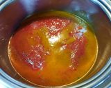 Foto del paso 1 de la receta: Penne rigate con tomate a la albahaca, parmesano y aceitunas