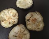 Foto del paso 3 de la receta: Berenjenas a la plancha con perejil, ajo, aceite de oliva.🥰🥰