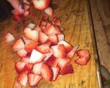 Foto del paso 1 de la receta: Fresas con crema tipo helado