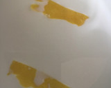Foto del paso 1 de la receta: Piña caramelizada en salsa de fresa