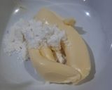 Foto langkah ke 2 dari resep Lemon Cream Cheese Muffins.