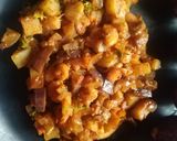 वांगे, बटाटा, कोलंबी तवा भाजी (vanga batata kolambi tawa bhaji recipe in marathi) रेसिपी स्टेप 4 फोटो