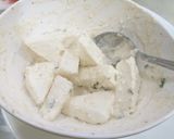 A picture of step 1 of Paneer do pyaza white gravi.