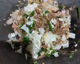 Foto langkah ke 5 dari resep 469 - Kwetiaw Goreng Seafood ala Solaria (4-CPApron2026).
