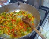 Foto del paso 4 de la receta: Pollo guisado con papas y zanahoria