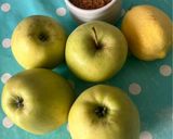 Foto del paso 1 de la receta: Pionono de manzana con top de chocolate y fresones de temporada