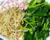 รูปขั้นตอนการทำที่ 3 ของ ก๋วยเตี๋ยว ฉบับล้างตู้เย็น เน้นวัตุดิบที่มี