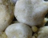 A picture of step 2 of Dahi bhalla.