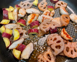雞肉 蓮藕 地瓜🍠 酸甜炒                    鶏肉　れんこん　さつまいもの甘酸っぱい炒め的食譜步驟3照片