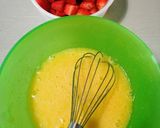 Foto del passaggio 1 della ricetta Torta morbida alle fragole