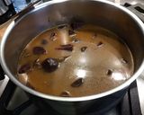 Une image de l'étape 5 de Soupe de betteraves rouges et pois chiches au lard et crème.