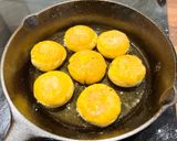 A picture of step 7 of Pumpkin Cakes | 南瓜餅.