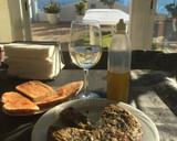 Foto del paso 3 de la receta: Tortilla de alcachofas, espinacas y judías blancas