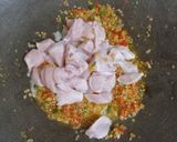 Foto langkah ke 1 dari resep Oseng Ayam Bumbu Taichan.