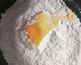Foto langkah ke 3 dari resep Bolu Pisang Mekar (tanpa mixer).