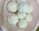 Hình bước làm 6 của món Xôi Khúc/ Xôi Cúc