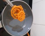 જલેબી (Jalebi Recipe In Gujarati) રેસીપી સ્ટેપ2ફોટો
