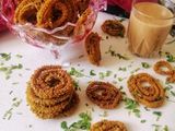 મેથી ની ચકરી (Methi Chakri Recipe In Gujarati)