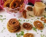 મેથી ની ચકરી (Methi Chakri Recipe In Gujarati) રેસીપી સ્ટેપ4ફોટો