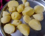 A picture of step 2 of Dry Potato Curry (suki bhaji).