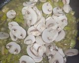 Foto del paso 4 de la receta: Pez espada en salsa picante verde con champiñones y gamba