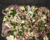 Foto del passaggio 2 della ricetta Tortino sbagliato - Tortiera di ciuffi di totano e patate