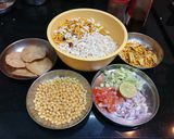 A picture of step 1 of Gujarati Surti Bhel.
