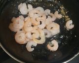 Foto del paso 3 de la receta: Sepia y gambas en salsa