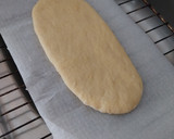 Foto del paso 8 de la receta: Coca de Sant Joan 2024 v1: De piñones rellena de nata y coulis de frutos rojos