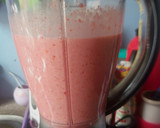Foto del paso 2 de la receta: Licuado de frutillas 🍓
