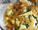 A picture of step 5 of Dahi bary papri chaat.