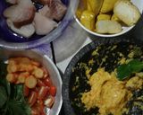 Foto langkah ke 1 dari resep Tuna masak kuah kuning.