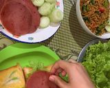Foto langkah ke 4 dari resep Burger Simpel.