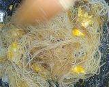 Foto langkah ke 4 dari resep Bihun Goreng Manis Gurih.