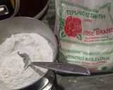 Foto langkah ke 2 dari resep Cupcake Tepung Beras Putih Telur.