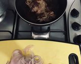 Foto del paso 1 de la receta: Almuerzo de carne con muchas cebollas