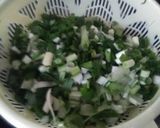 A picture of step 1 of Spring onion potato curry.