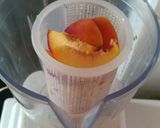 Foto del paso 1 de la receta: Licuado de durazno