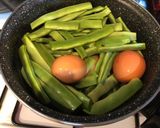Foto del paso 1 de la receta Bacalao en salsa de cebolla y espárragos