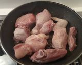 Foto del paso 2 de la receta: Pollo guisado al cardamomo y cilantro