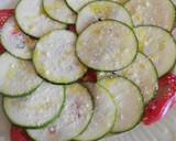Foto del paso 3 de la receta: Ensalada de calabacín, tomate y burrata