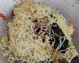 Foto langkah ke 3 dari resep Cake Mie Terbang.