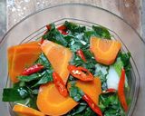Foto langkah ke 5 dari resep Sayur bening daun katuk dan sawi putih.