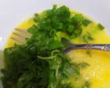 Foto langkah ke 4 dari resep Omelette Bayam Jamur Kuping - MPASI 12m+.