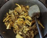 Foto langkah ke 2 dari resep Soto Jamur Bumbu Instan.