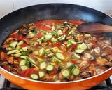 Foto del passaggio 6 della ricetta Orecchiette con cozze, zucchine, fiori di zucchine e pomodori